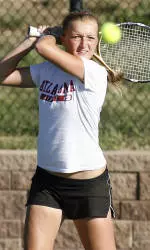 Women's Tennis Advances to 4-1