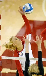 Sooners Split to Close Out Tourney