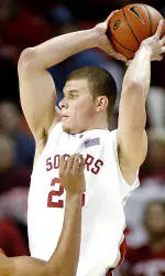 Griffin Brothers Lead OU into Boulder