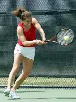 Women's Tennis Edges Minnesota, 4-3
