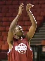 Men's Basketball Practice Open to OU Students