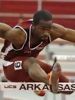 Women Sweep Relays to End Regular Season
