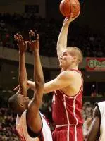 Bookout's Tip Saves Sooners, 71-70