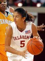 No. 2 Lady Vols Top Sooners Before Record Crowd, 71-55