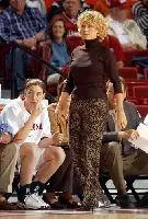 Bertha Teague Classic Coaches Set to Appear at Bass Pro Shop Friday