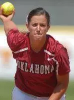 Softball Advances to Super Regional