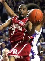 Sooners Steal Victory at Buzzer, 69-68