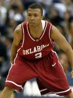 Oklahoma Cruises Past Baylor, 82-52