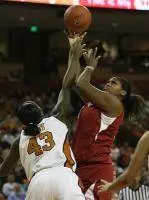 Horns Slip Past Sooners in Austin