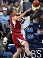 UConn Powers Past OU in Storrs, 82-62