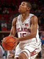 Oklahoma Wins Season Opener Over Eastern Washington, 69-59