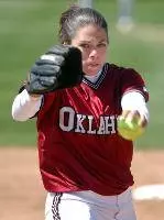 No. 9 Washington Pulls Out Win Over Softball