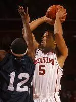 Sampson's Sooners Return Home to Host Missouri