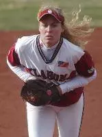 Softball Defeats DePaul 5-1 To Finishes Pool Play