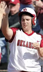 Softball Heads West for Road Trip