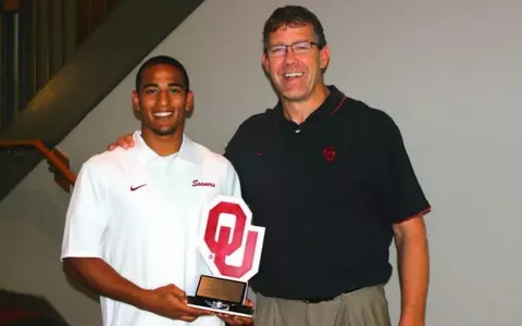 Maple Receives Sooner Oath Award