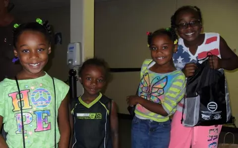Sooners Serve at Back to School Bash