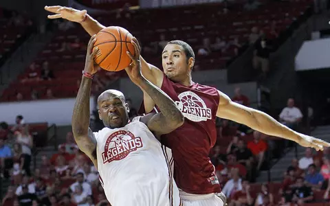 Cream Wins Star-Studded Alumni Game