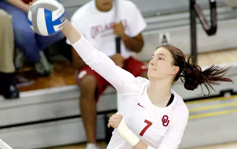 Volleyball Sweeps Through First Match