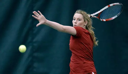 Women's Tennis Defeats Arkansas, 5-2