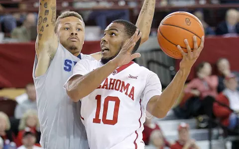 Sooners Upend SWOSU, 78-37