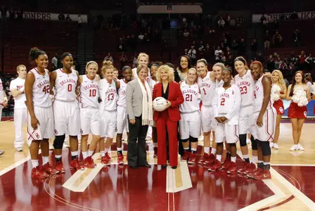 Sooners Top Washington, Coale Wins 400th