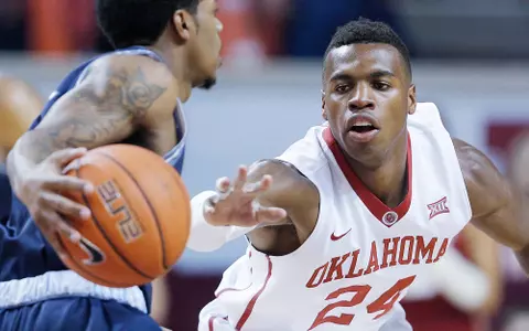 Sooners Pull Away from Washburn, 73-48