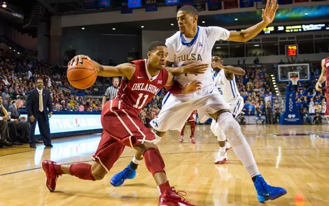 Thomas, Cousins Lead OU Past Tulsa