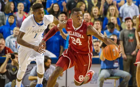 Top-25 Matchup Saturday in Las Vegas