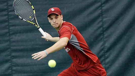 Men's Tennis Sweeps Indiana