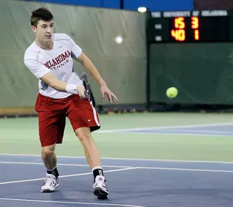Tennis Beats Kentucky