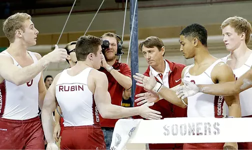 Crimson Wins Intrasquad Meet
