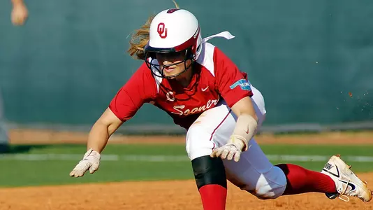 Softball Hosts Courtyard Marriott Tourney