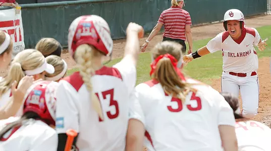 Softball Headed Back to World Series