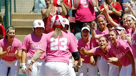 Homers Back Stevens' Gem in 5-1 Win