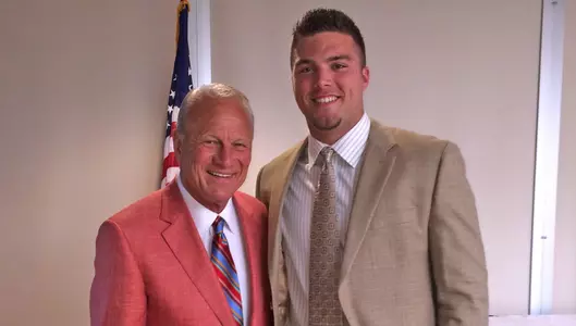 Bell Honored at Oklahoma Sports HOF