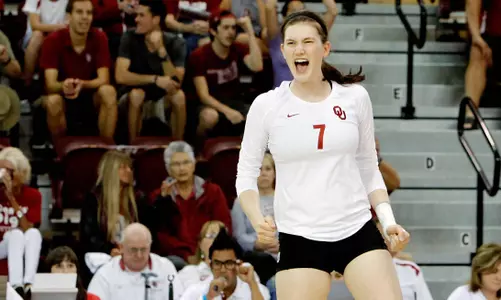 Holst Adds espnW Award to her R?sum?