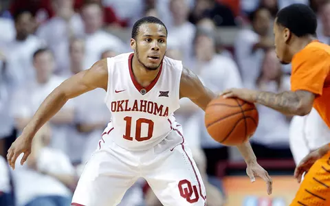 OU in Kansas for Big Monday Matchup