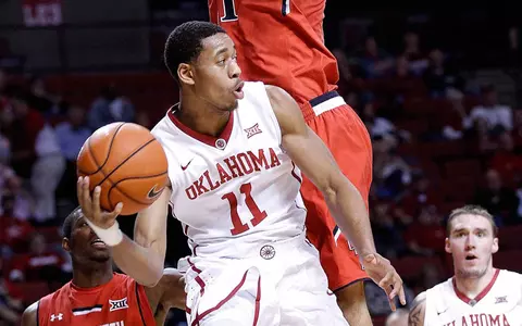 Sooners Suffocate Red Raiders, 81-36