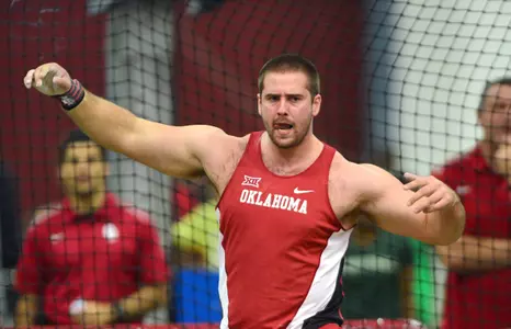 Sammons Leads Solid Day Two Performance