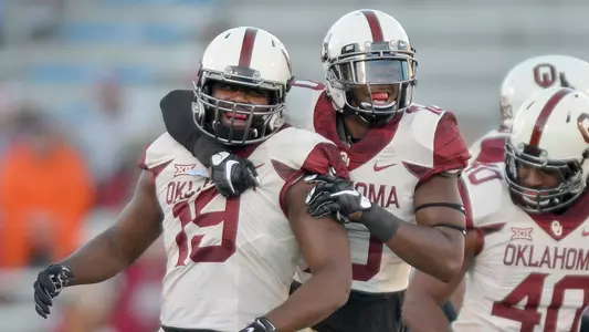 Sooners Scare Up 62-7 Win at Kansas