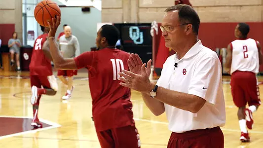 Men's Basketball Practice Starts Oct. 3