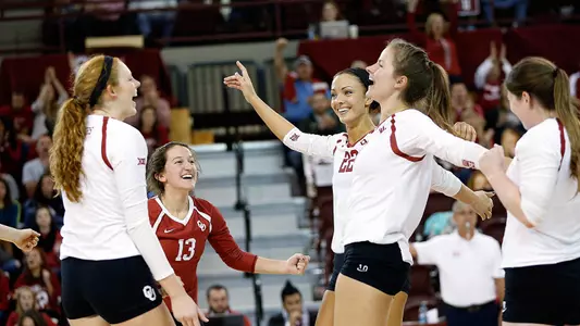 Volleyball Home for Three to Close Out 2015