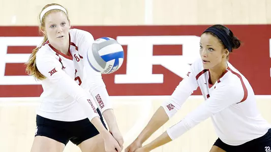 Sooners Battle No. 10 Kansas in Four