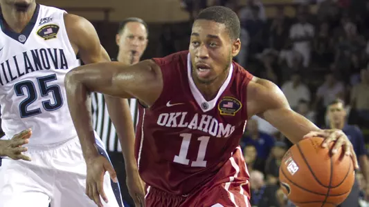 Sooners Dominate No. 9 Villanova, 78-55
