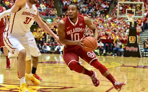 Sooners Fall at Iowa State, 77-70