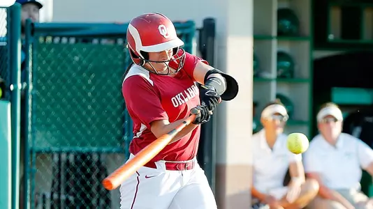 Chamberlain Sets NCAA HR Record in Win