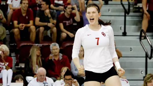 Holst Named Preseason Co-Player of the Year