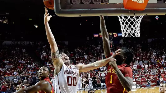 Sooners Top Iowa State in Big 12 Opener