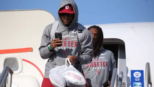 Sooners Arrive for Sugar Bowl